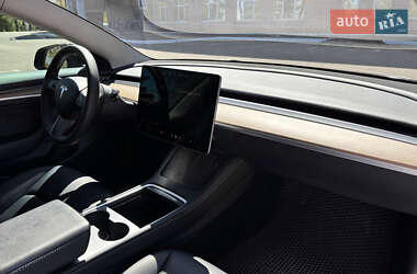 Седан Tesla Model 3 2022 в 