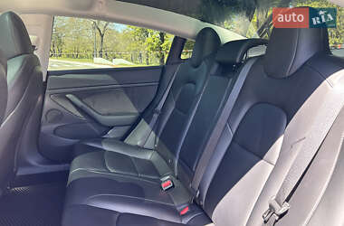 Седан Tesla Model 3 2022 в 