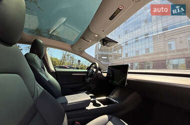 Седан Tesla Model 3 2022 в 