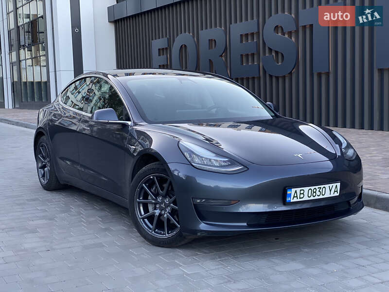 Седан Tesla Model 3 2019 в 