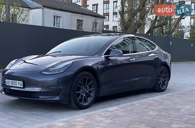 Седан Tesla Model 3 2019 в 