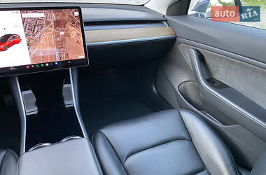 Седан Tesla Model 3 2019 в 