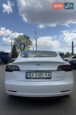 Седан Tesla Model 3 2020 в 