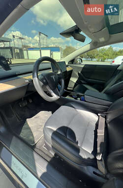 Седан Tesla Model 3 2019 в 