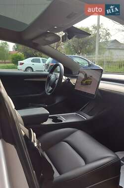 Седан Tesla Model 3 2022 в 