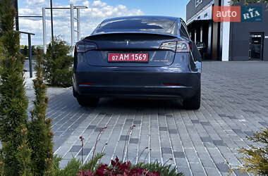 Седан Tesla Model 3 2020 в 