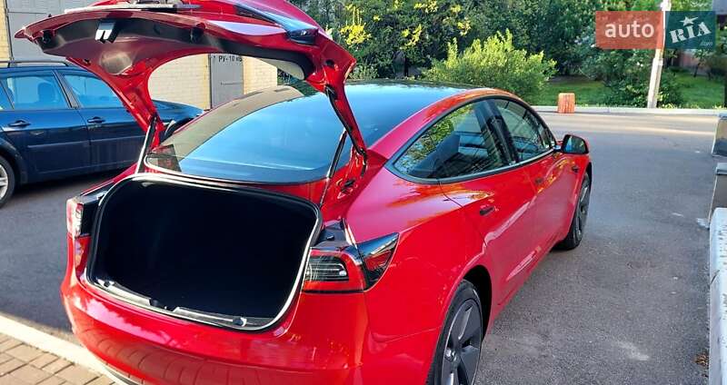 Седан Tesla Model 3 2022 в Киеве