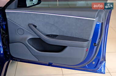 Седан Tesla Model 3 2025 в 