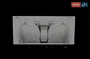Седан Tesla Model 3 2025 в 