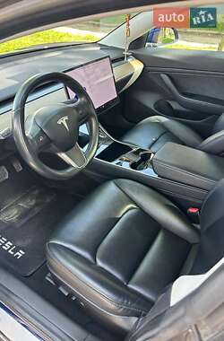 Седан Tesla Model 3 2018 в 