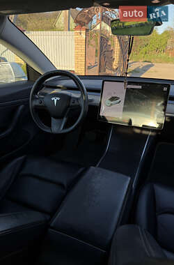 Седан Tesla Model 3 2020 в Львове