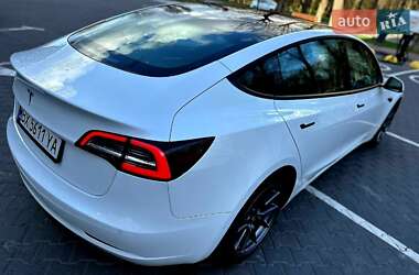 Седан Tesla Model 3 2021 в 