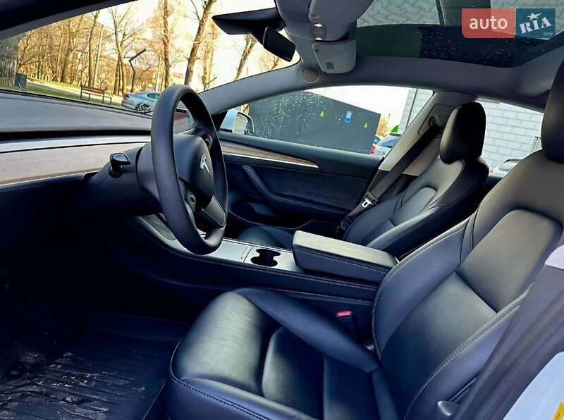 Седан Tesla Model 3 2021 в Хмельницком