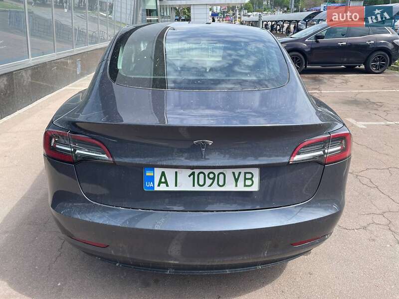 Седан Tesla Model 3 2023 в Києві