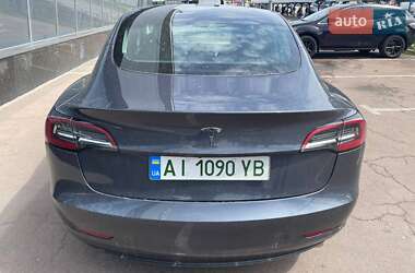 Седан Tesla Model 3 2023 в 