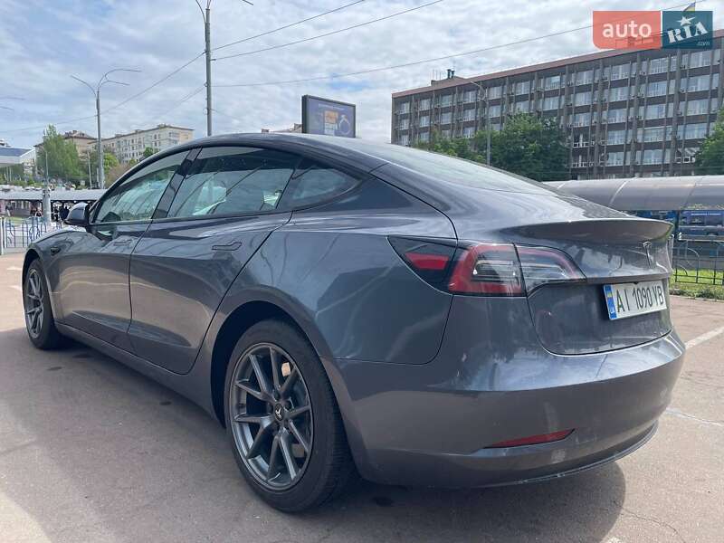 Седан Tesla Model 3 2023 в Києві