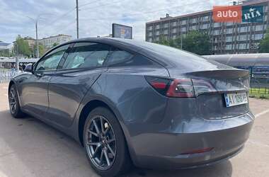 Седан Tesla Model 3 2023 в 