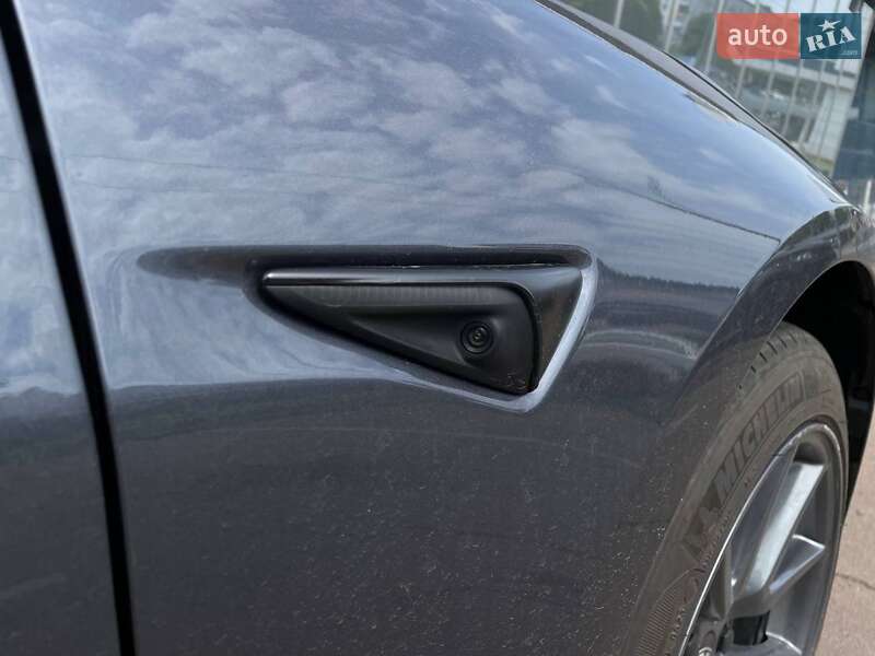 Седан Tesla Model 3 2023 в Києві