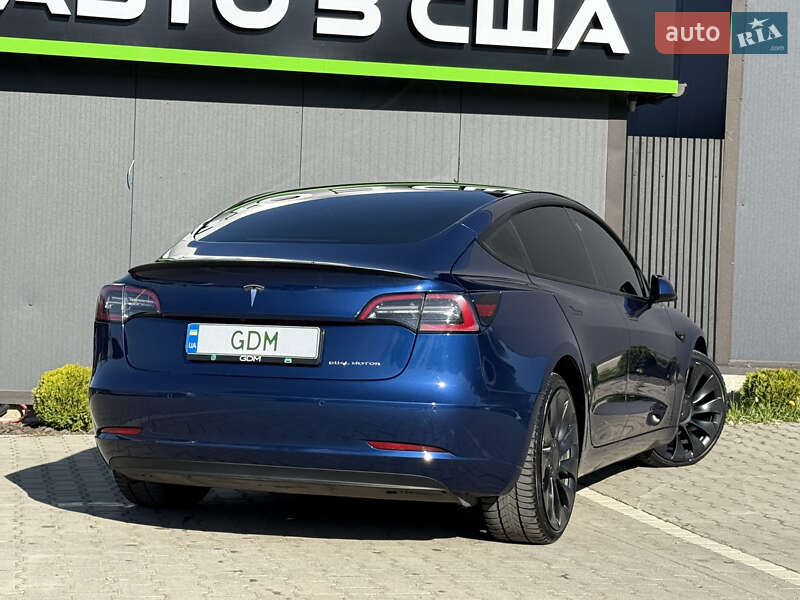 Седан Tesla Model 3 2022 в Львові