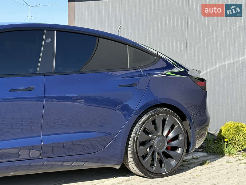 Седан Tesla Model 3 2022 в Львові
