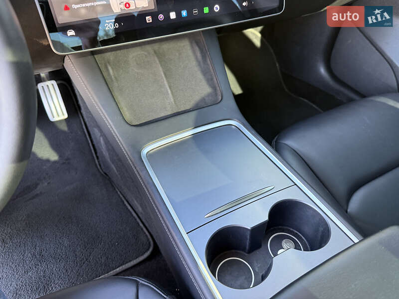 Седан Tesla Model 3 2022 в Львові