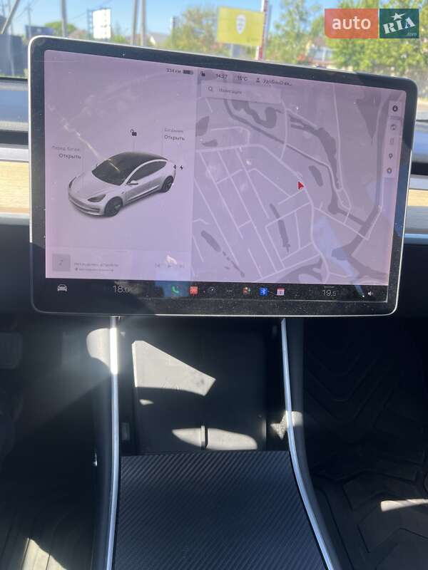 Седан Tesla Model 3 2019 в Киеве