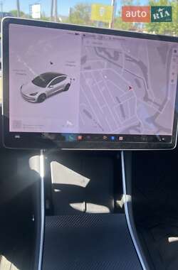 Седан Tesla Model 3 2019 в 