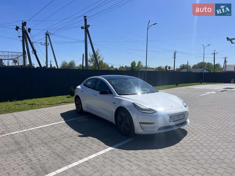 Седан Tesla Model 3 2019 в Киеве