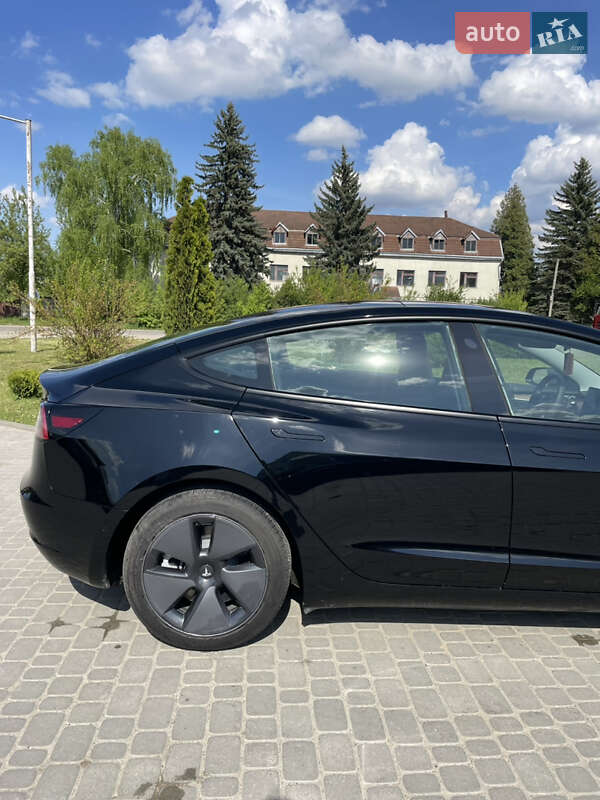 Седан Tesla Model 3 2022 в Самборі