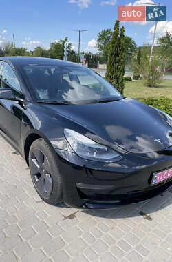 Седан Tesla Model 3 2022 в 
