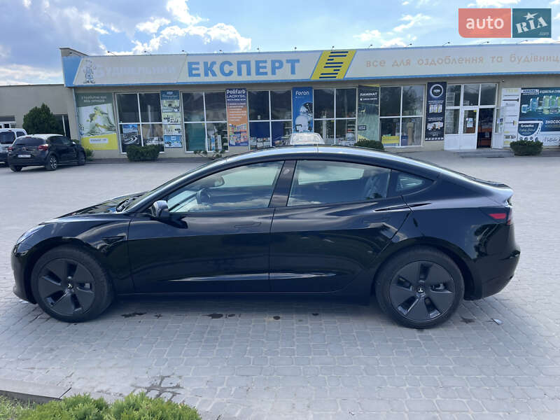 Седан Tesla Model 3 2022 в Самборі