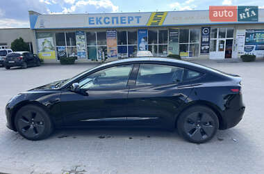 Седан Tesla Model 3 2022 в 