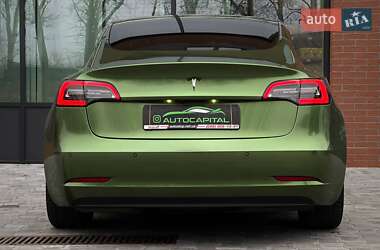 Седан Tesla Model 3 2021 в 
