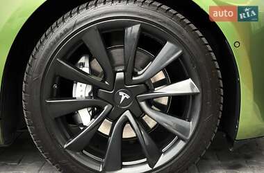 Седан Tesla Model 3 2021 в 
