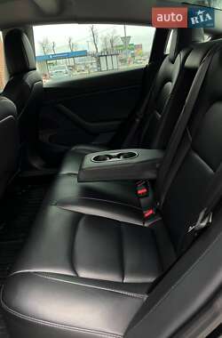 Седан Tesla Model 3 2021 в 