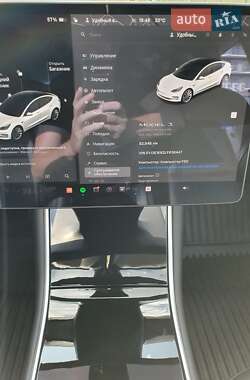 Седан Tesla Model 3 2020 в 
