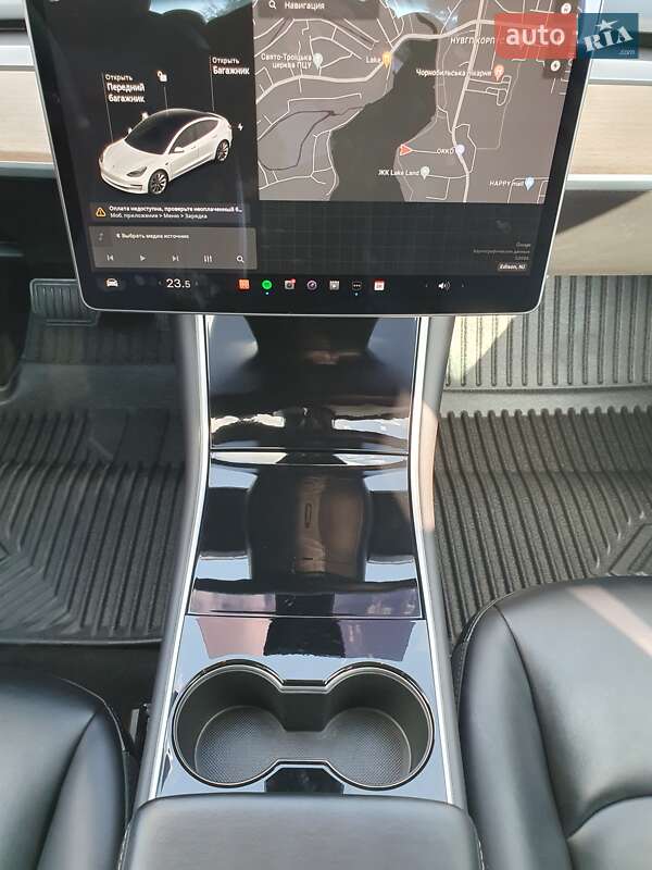 Седан Tesla Model 3 2020 в Ровно