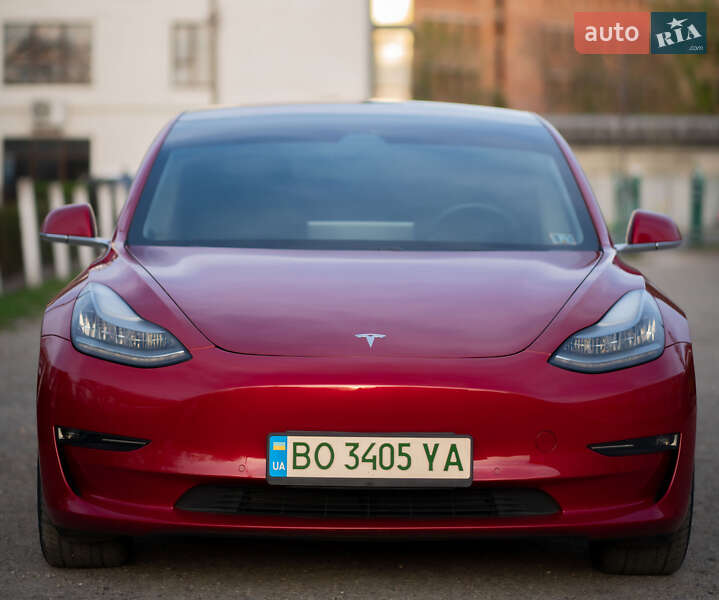 Седан Tesla Model 3 2018 в 