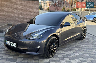 Седан Tesla Model 3 2021 в Ужгороде