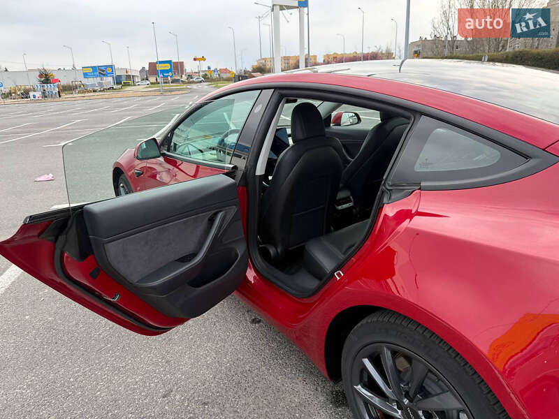 Седан Tesla Model 3 2019 в Одесі