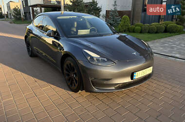 Седан Tesla Model 3 2022 в 