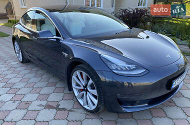 Седан Tesla Model 3 2018 в Коломые