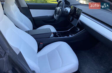 Седан Tesla Model 3 2018 в 
