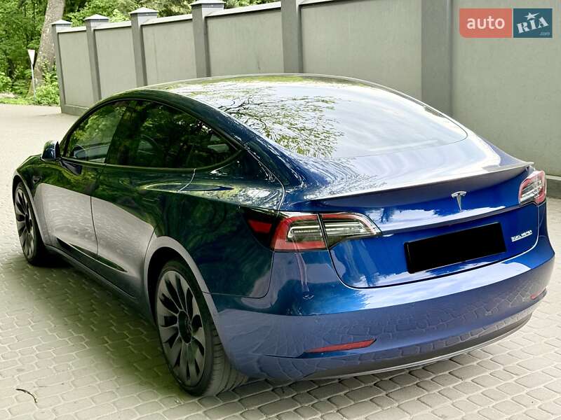 Седан Tesla Model 3 2022 в Львове