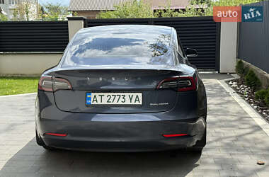 Седан Tesla Model 3 2020 в 