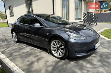 Седан Tesla Model 3 2020 в 