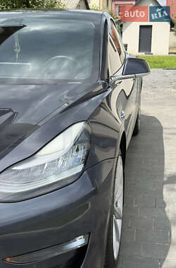 Седан Tesla Model 3 2020 в 
