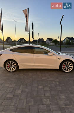 Седан Tesla Model 3 2019 в 