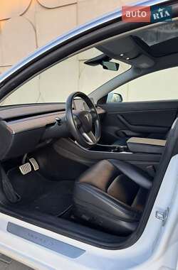 Седан Tesla Model 3 2019 в 