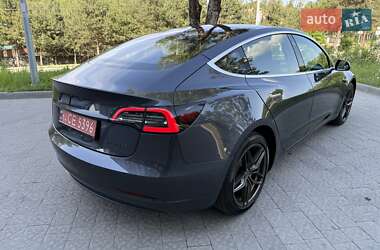 Седан Tesla Model 3 2019 в Львове